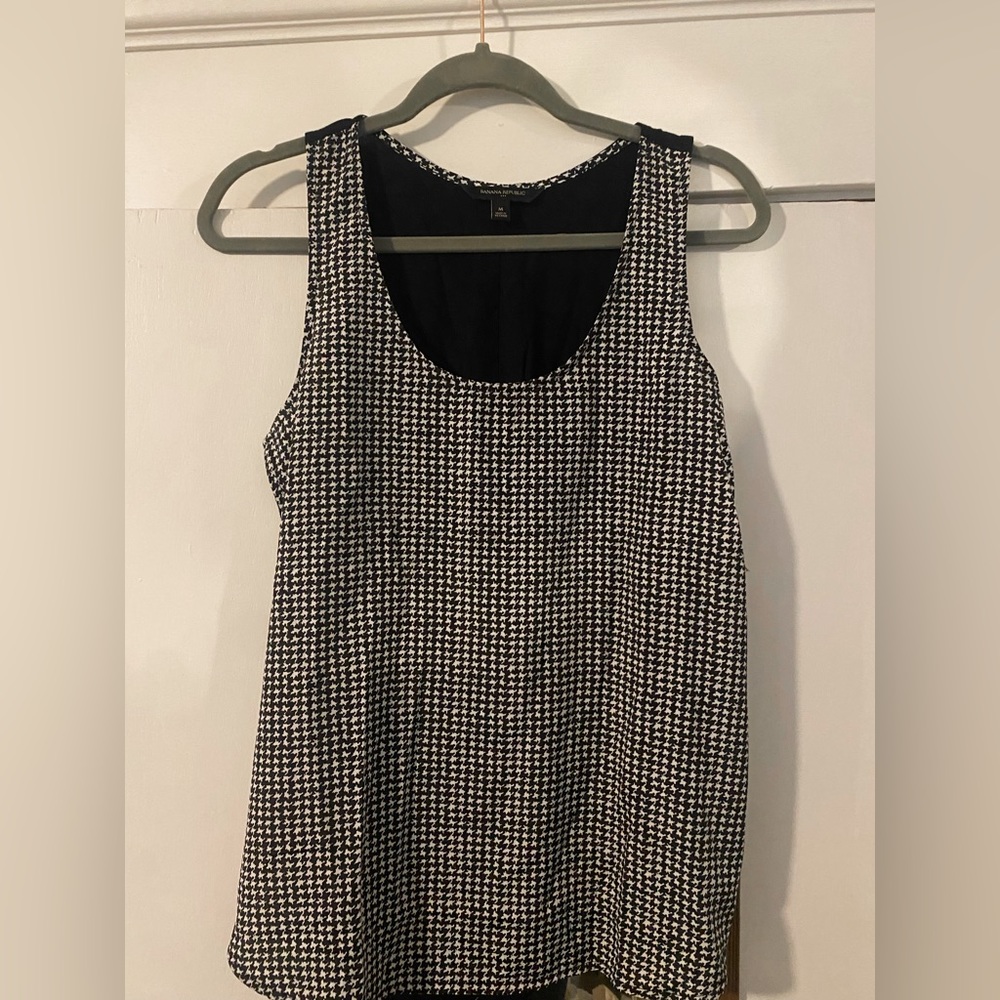 Banana Republic Black and White Patterned Sleeveless Top